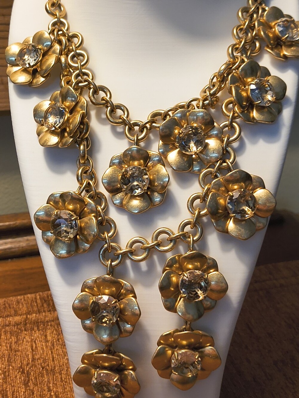 Vintage J Crew Chunky Gold Bold Flowers Huge Rhinestones Statement Necklace - Picture 7 of 9